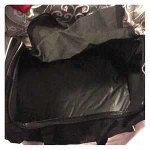 Black medium-sized Duffle-bag